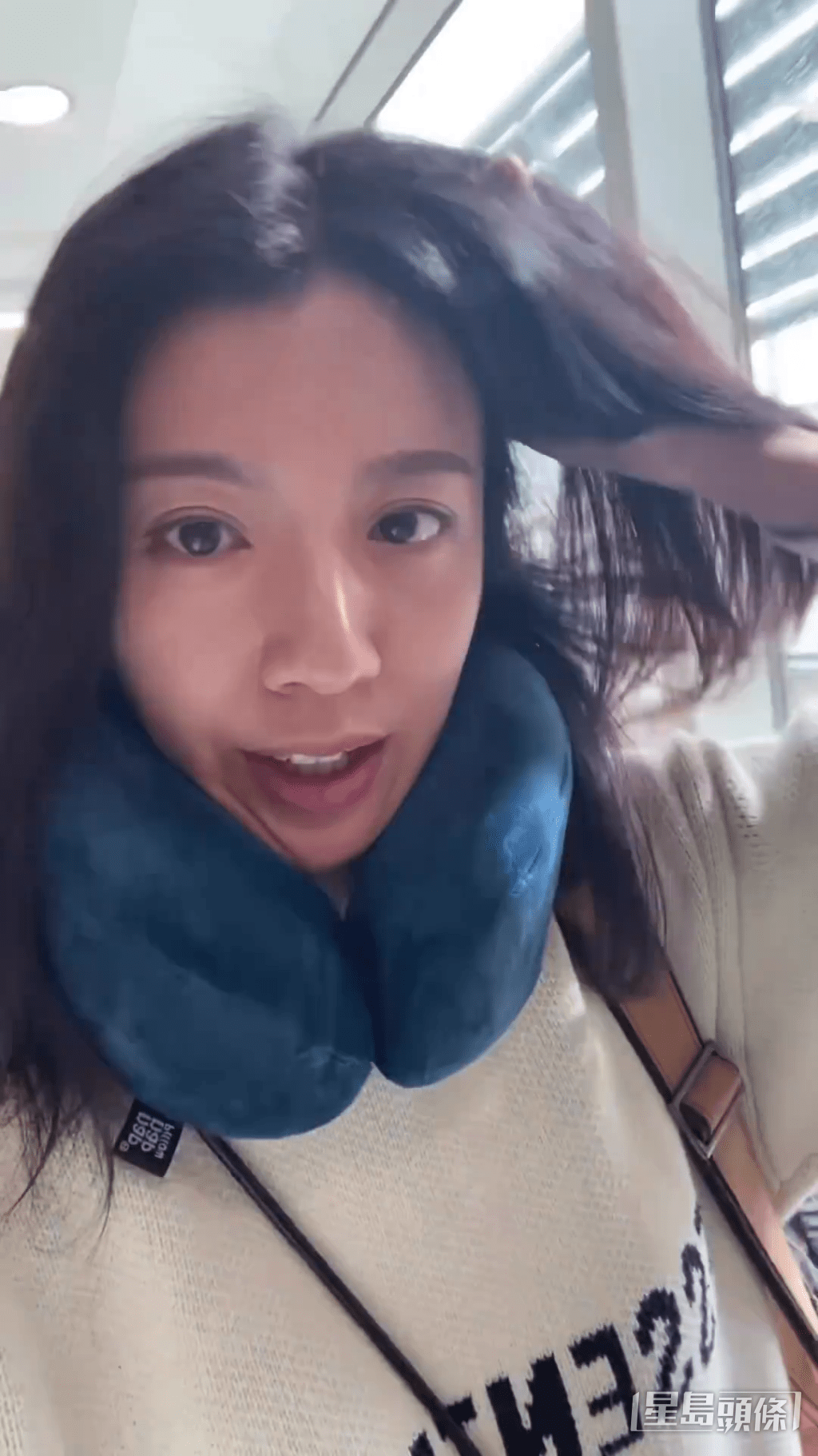 蔡思贝不停搲头。