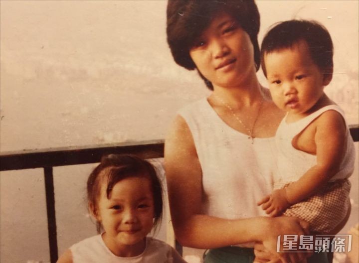 容祖儿同妈咪亦都好似样。