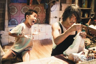 周星馳對上一部主演作品已經是2008年的《長江7號》，當年反串演出小男孩的徐嬌現在已經成為玉女，不少網民都期待兩人能再度合作，擦出新火花。