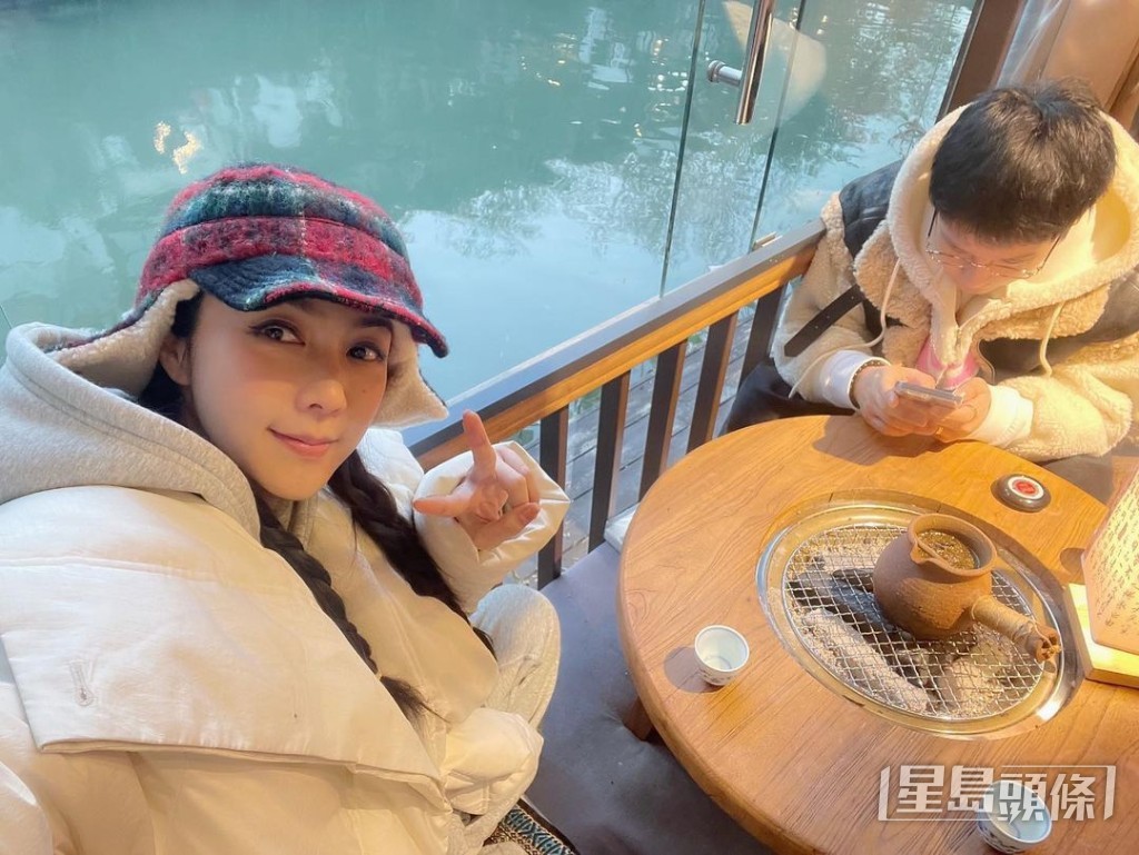 網民經常呼籲薛凱琪不要化濃妝,大讚她淡妝更顯年輕。
