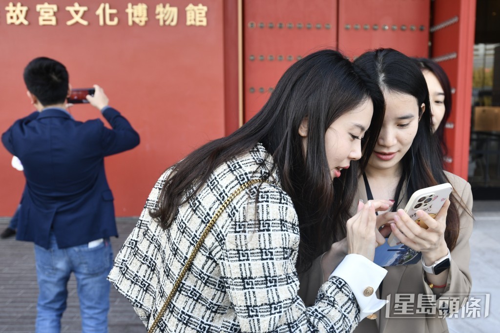 口罩令正式取消，多數代表團團員都未有再戴口罩。盧江球攝