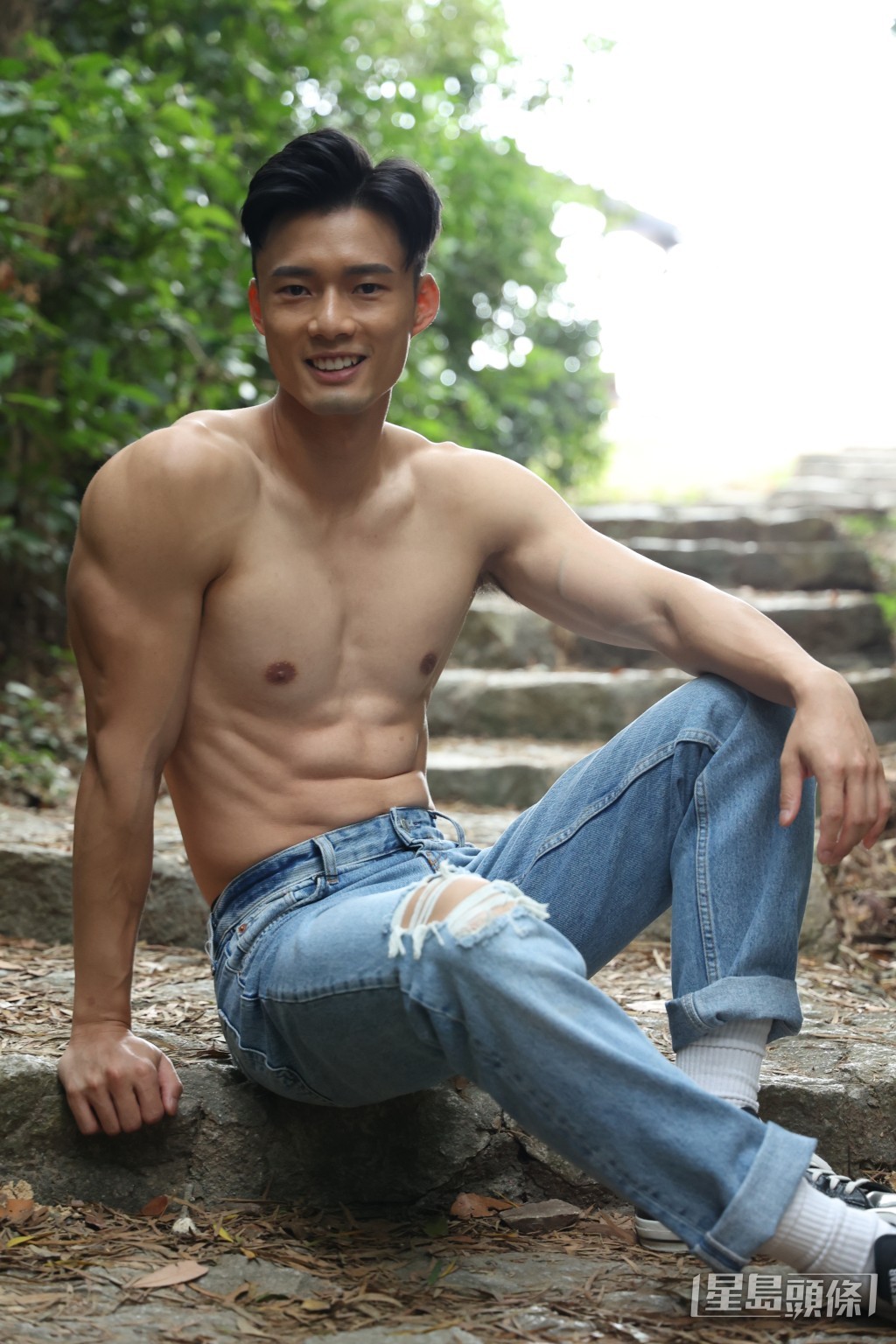 Godwin花了7、8年時間操練，變成40吋胸肌型男。