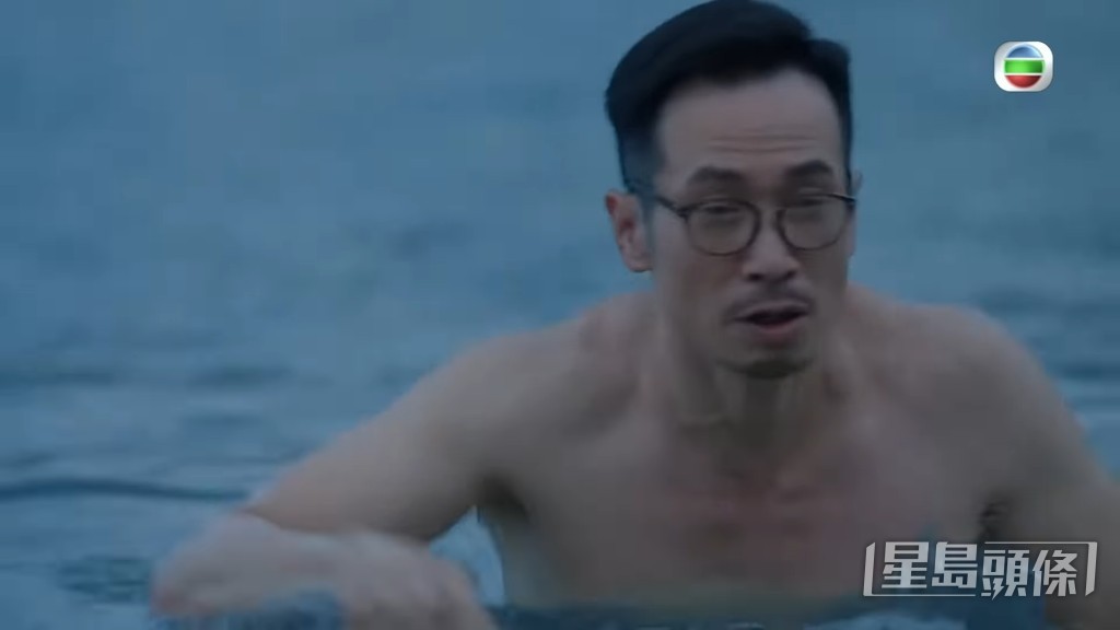 陳豪被偷衣服,要上水追賊。