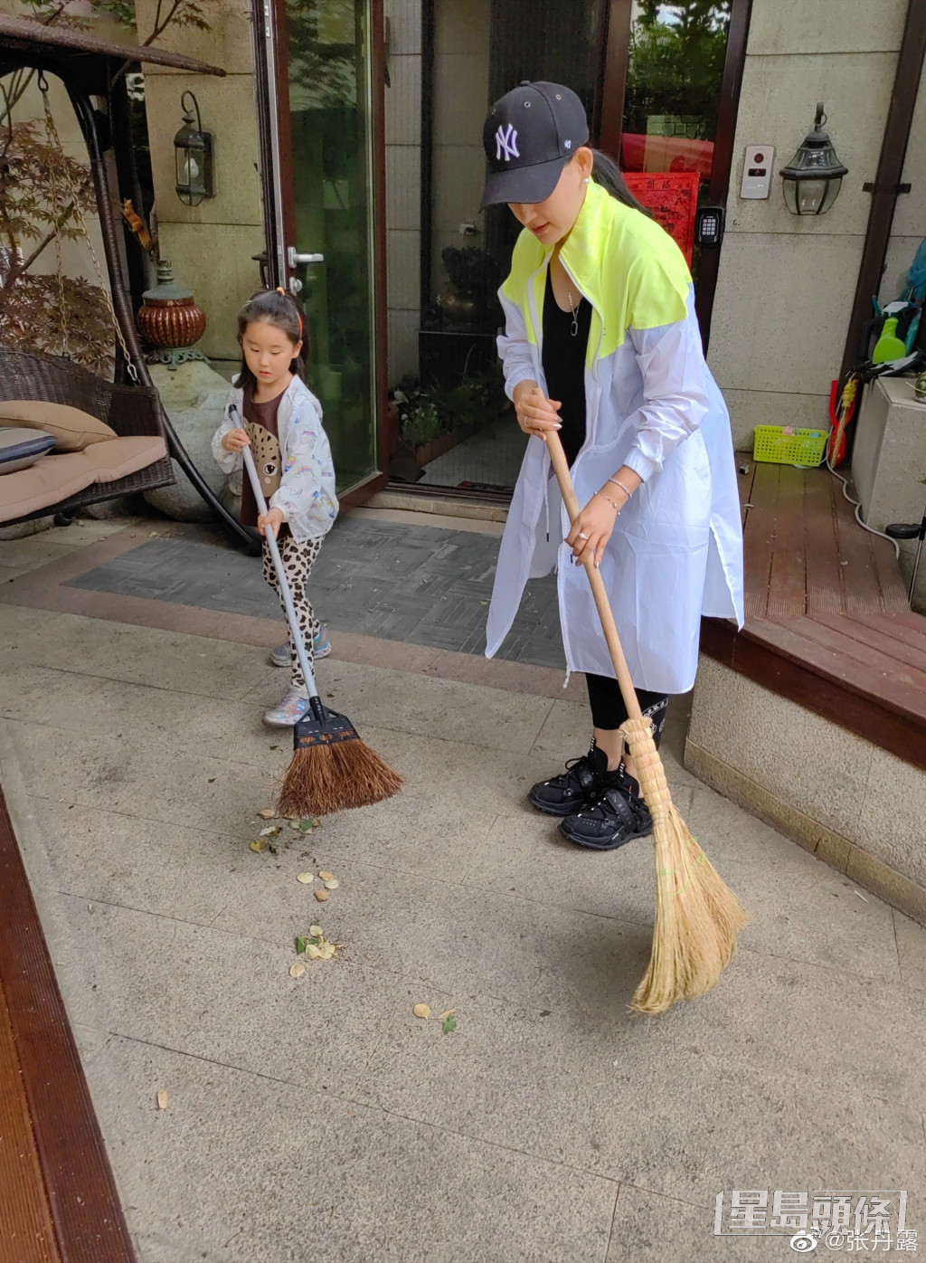 想不到趙家有「掃掃掃」這嗜好。