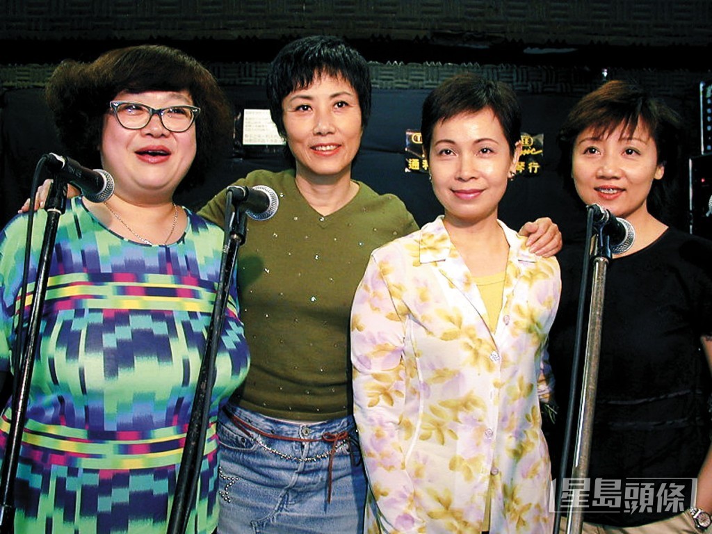 肥姐在2000年舉行入行40周年演唱會,四大金花再在台上重聚!