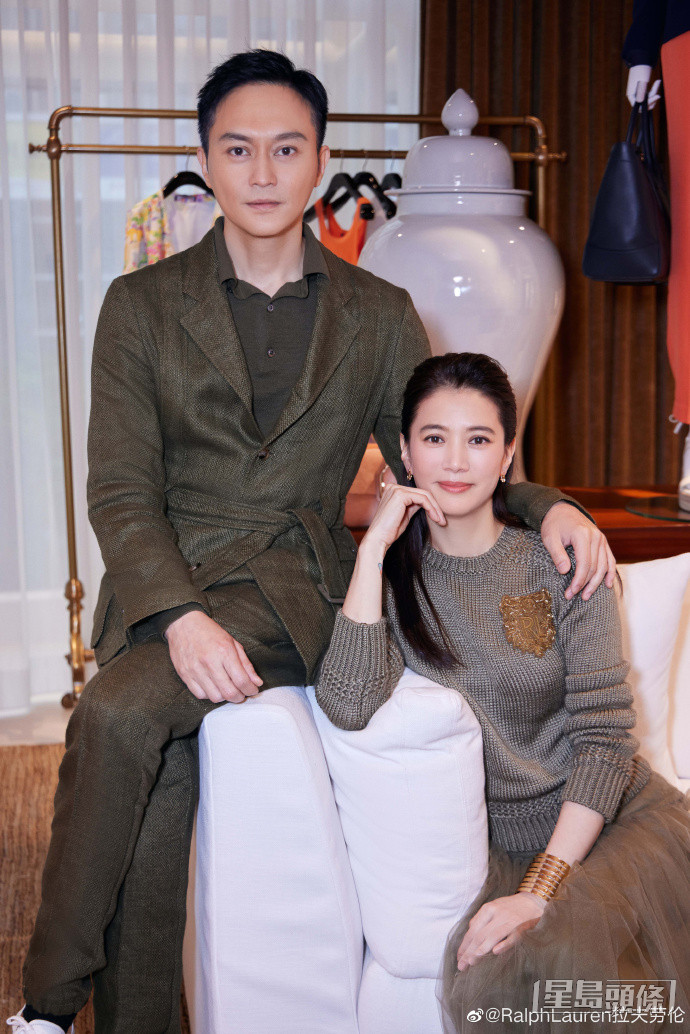 张智霖和袁咏仪是圈中公认的模范夫妻。