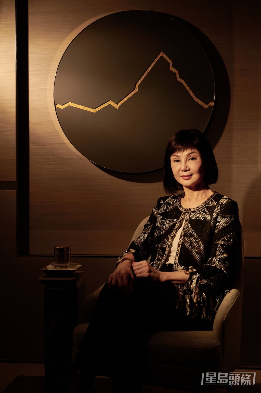 林恬兒與母親謝玲玲（圖）五官好似。