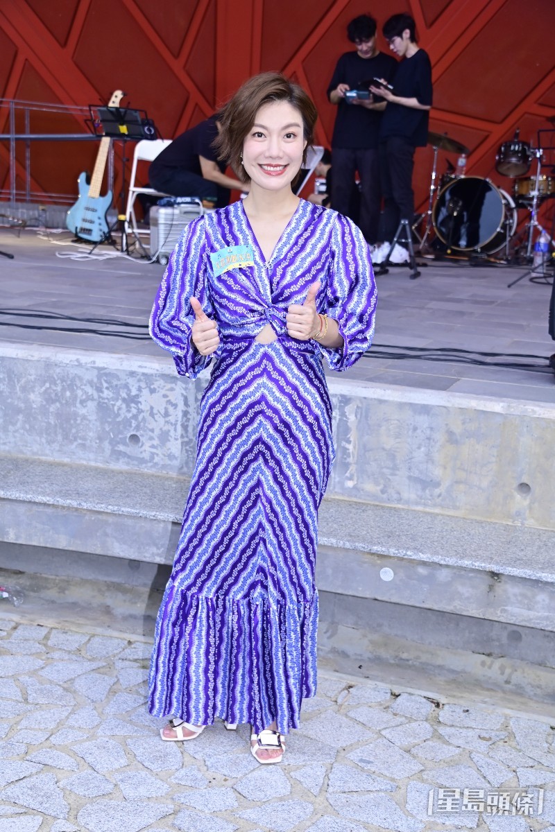 龍婷謂剛從內地來港時居住東區,更不時到海邊唱歌。