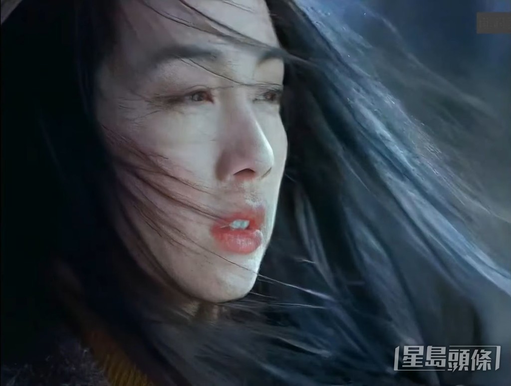 当时美貌令人惊艳。