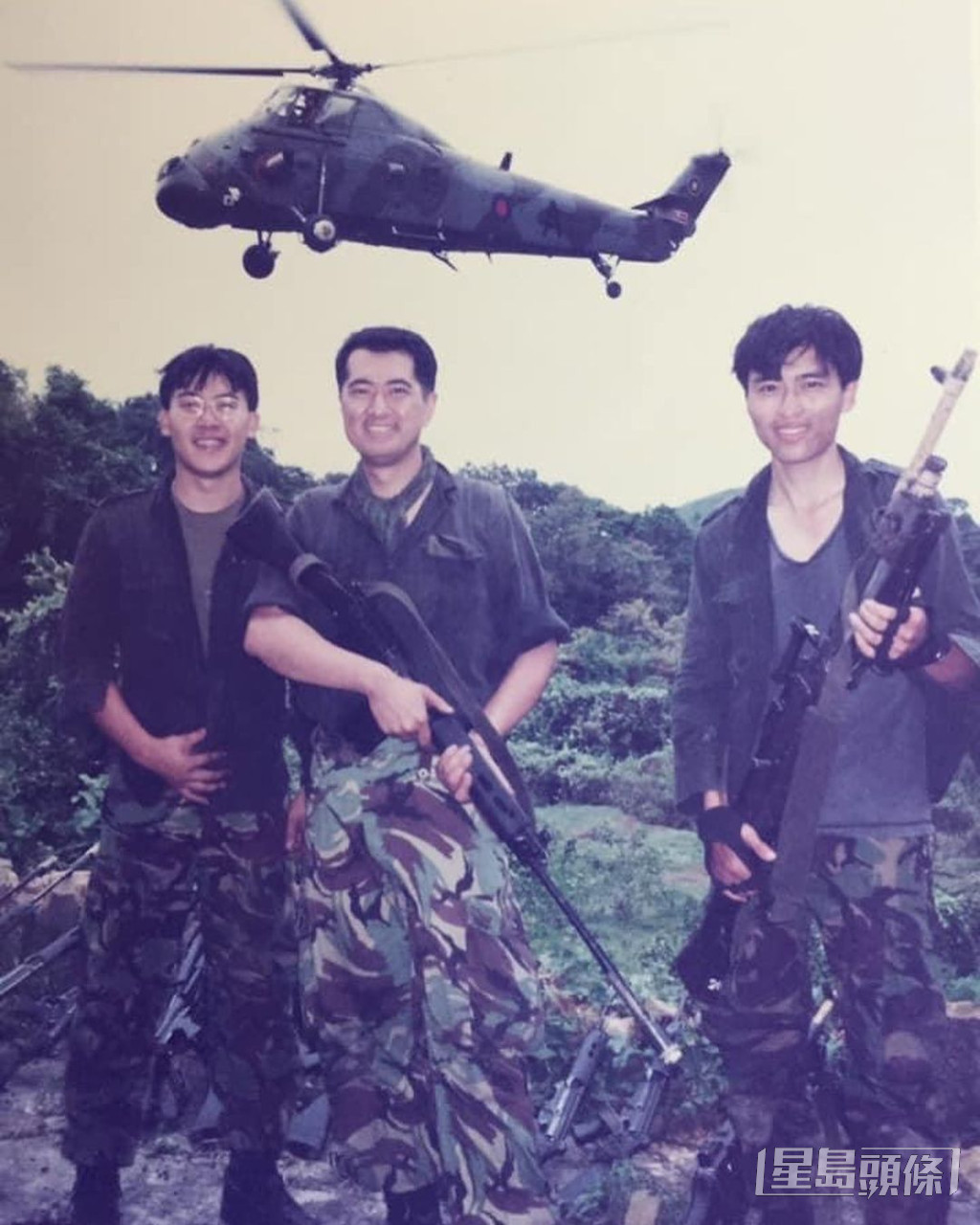 邓梓峰曾于90年代加入皇家香港军团义勇军驻守香港边境。