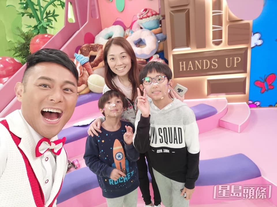 2021年伍文生也曾請兩個囝囝作客節目。