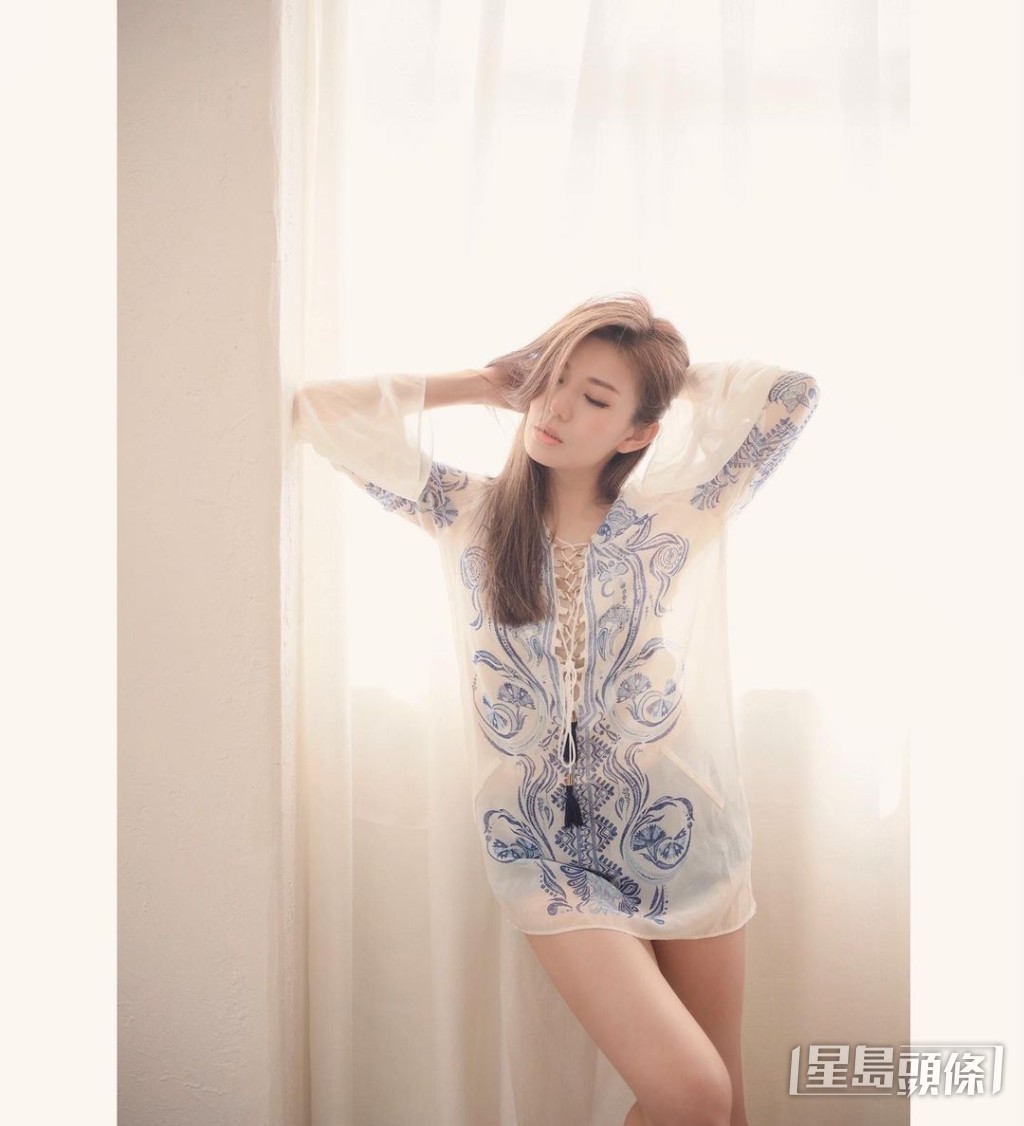 張美妮好性感。