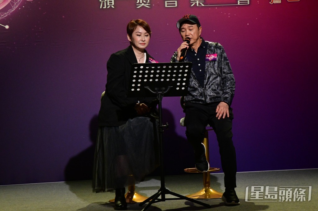 汤宝如现场演绎煇哥的《狂潮》。