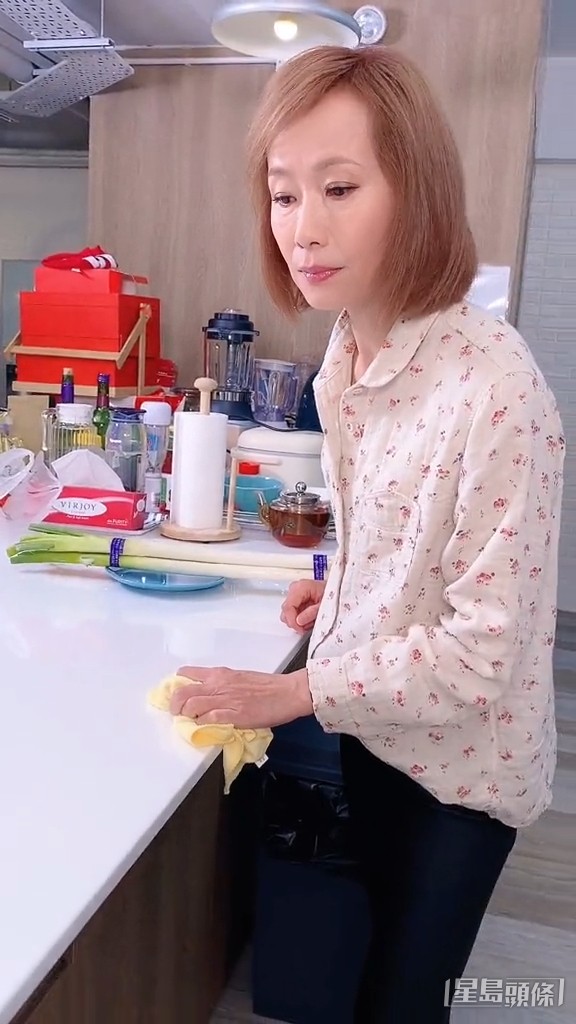 進駐抖音,不時拍片分享近況。