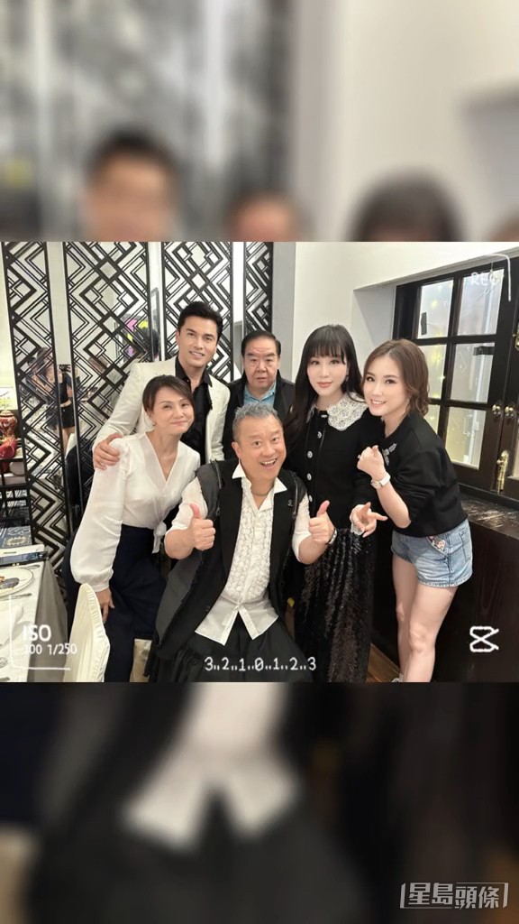 與壽星公曾志偉合照。