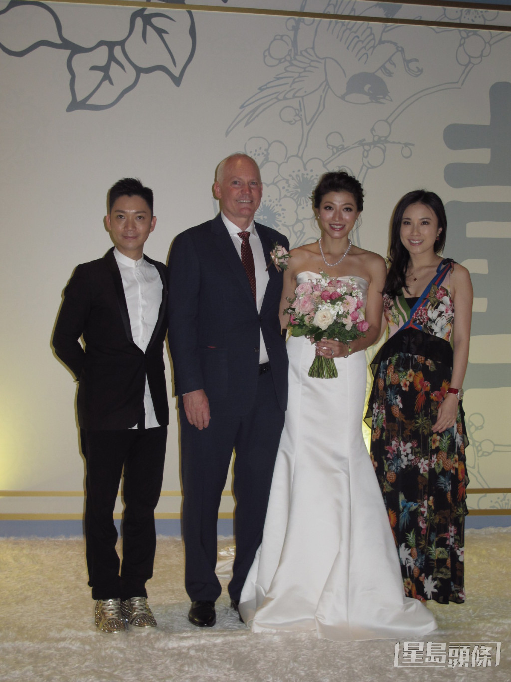 李姿敏2017年嫁给澳洲籍练马师贺贤。