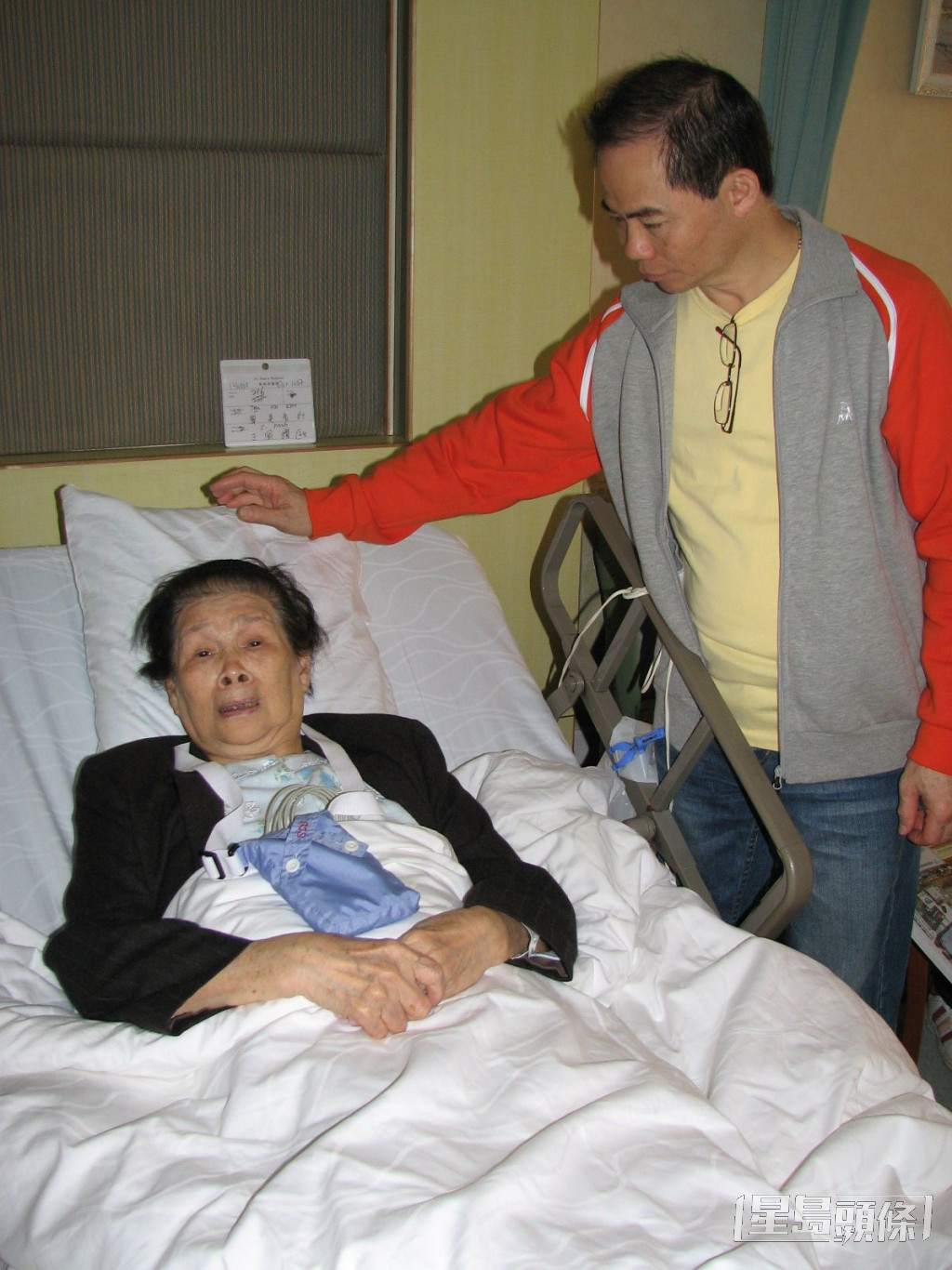 下月便踏入100歲的梅媽原來兩個月前再度入院。