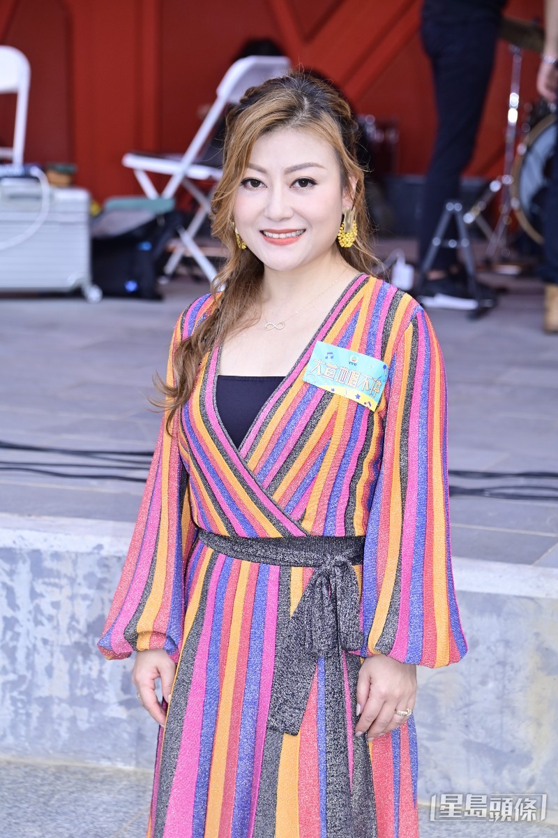 李佳