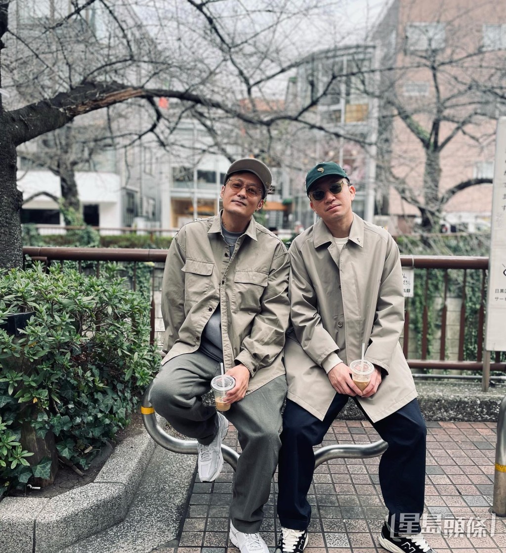 余文樂(左)走訪日本街頭。