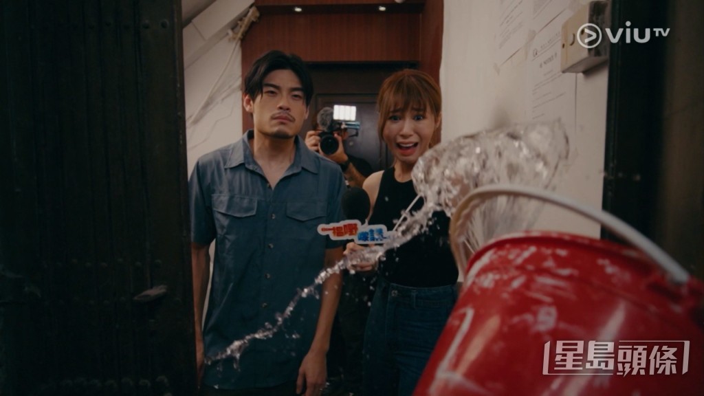 成桶水倒頭淋。