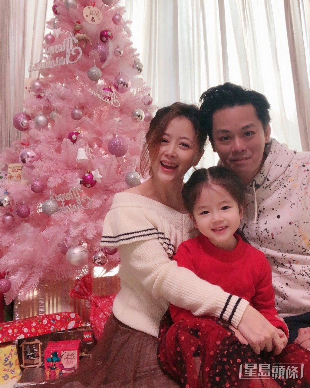 姚樂怡2012年與圈外老公吳俊匡結婚後就淡出幕前。