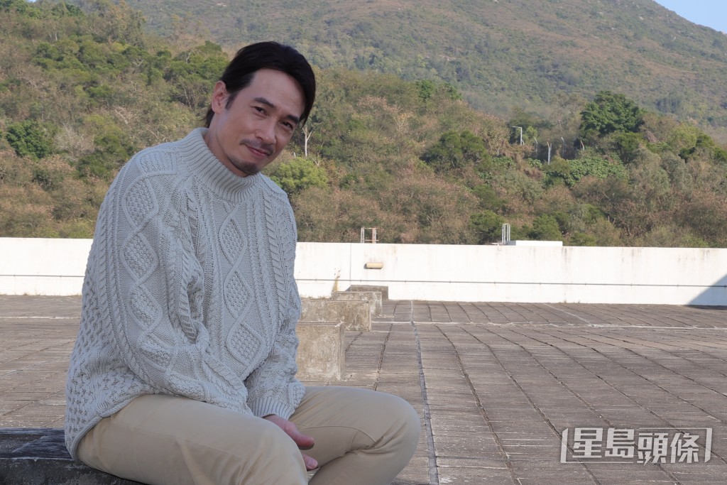 富有默感的阿Mo，自言最愛演喜劇。