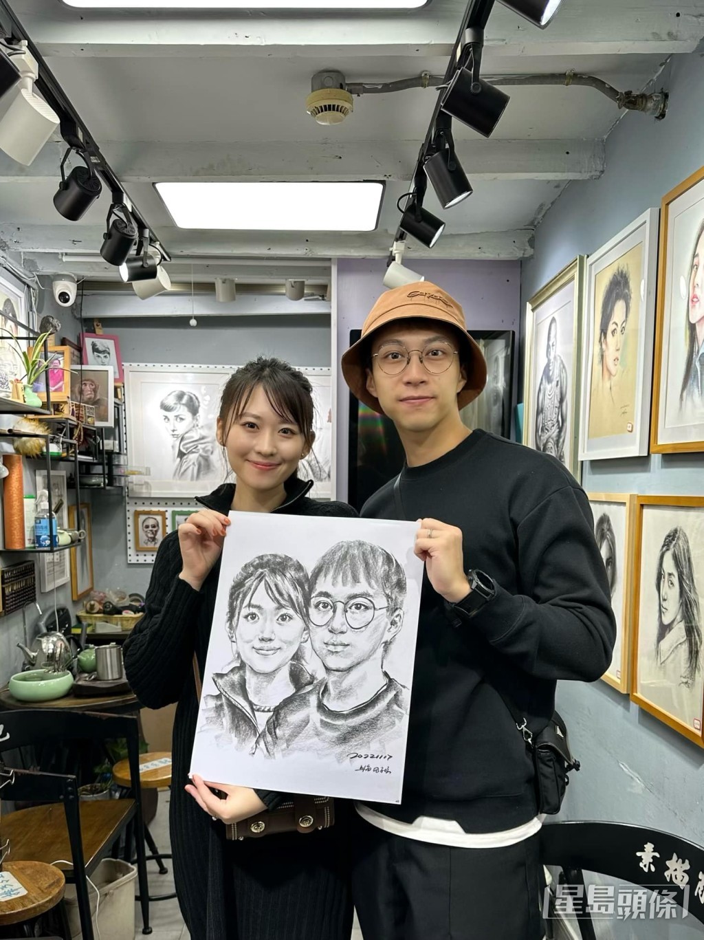 終於肯正正經經一齊合照!