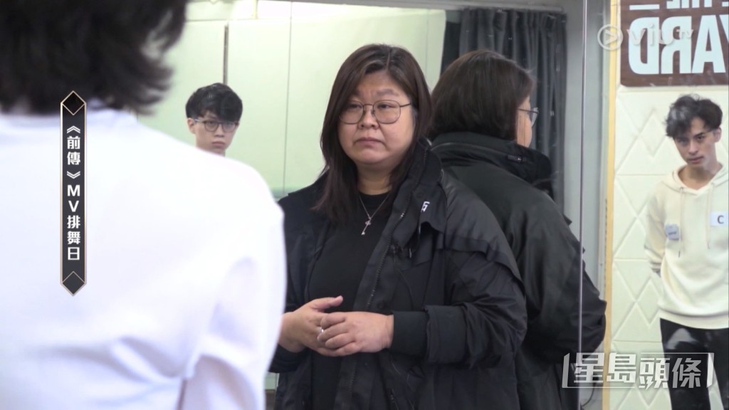 到了主題曲MV排舞當日,花姐睇完表演後直言質素差。
