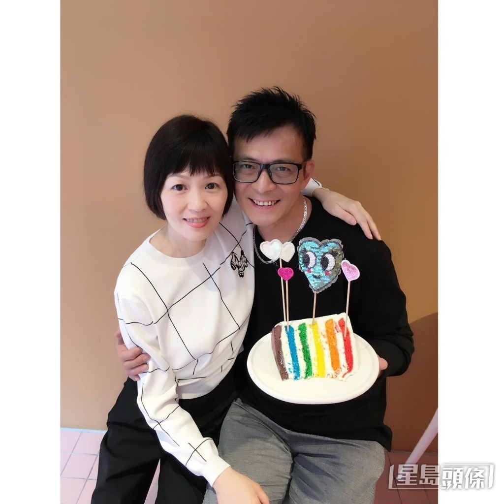 黃日華與梁潔華非常恩愛。