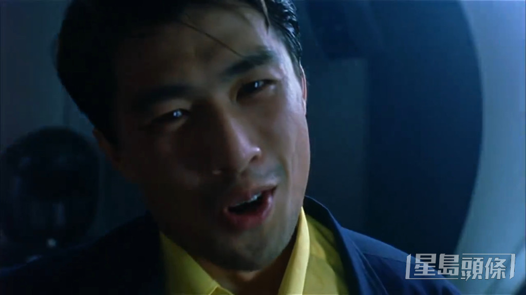 張滿源在2002年的《我左眼見到鬼》飾演撩鄭秀文的酒吧顧客。
