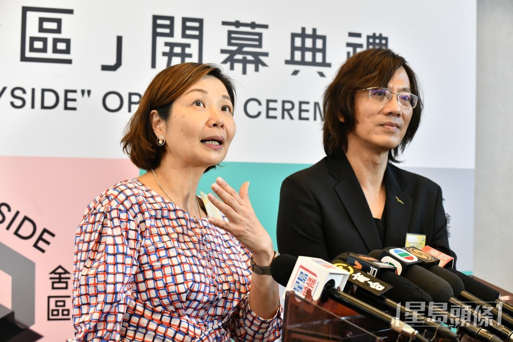聖雅各福群會總幹事李玉芝(左)、海濱事務委員會主席吳永順(右)。禇樂琪攝