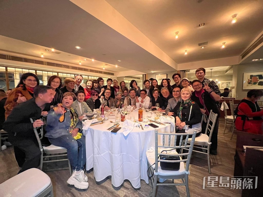 好多圈中朋友現身恭賀！  ​