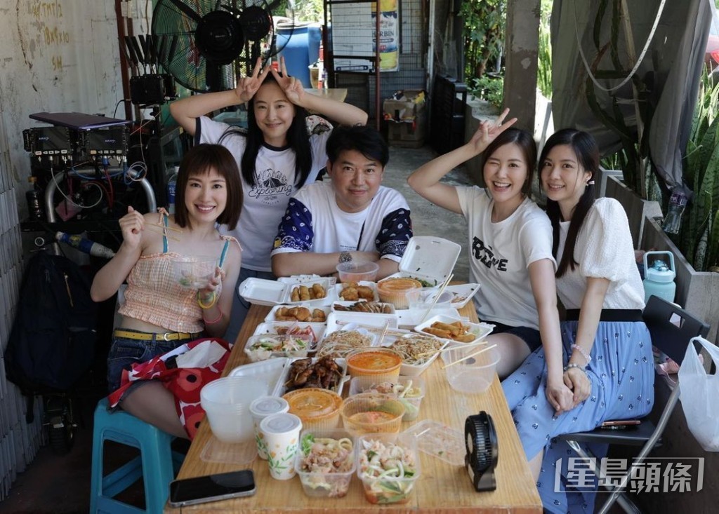 蔣家旻只有食飯時間最放鬆,會同劇中其他演員傾吓偈。