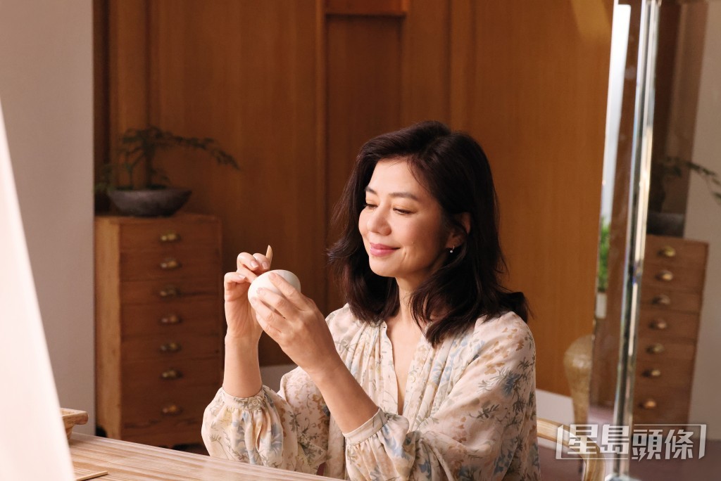 今年62歲的鍾楚紅依然風韻猶存。