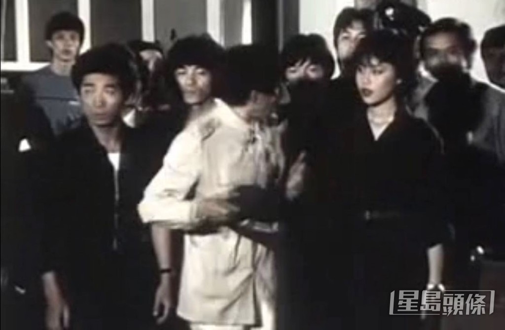 顧紀筠(右)本月初貼出有份演出的電視劇《凹凸神探》截圖,悼念同劇的哥哥張國榮逝世20周年。