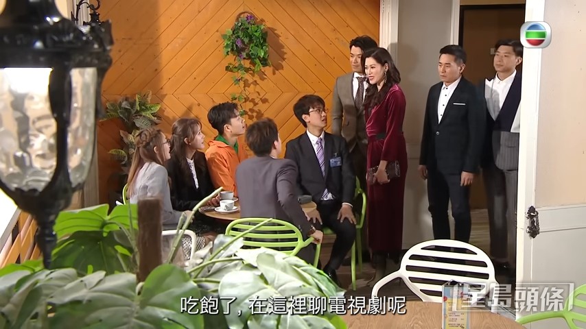 出声走一班见习员工。