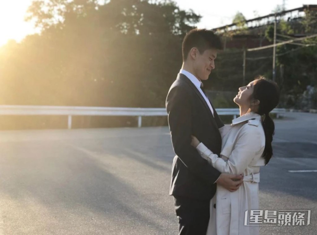 Chloe男友不時現身於梁家的聚會中。