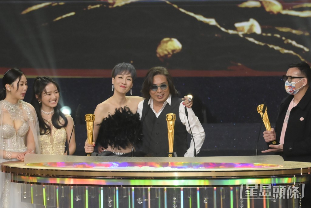 江美仪在周日封视后,《下流上车族》亦获得“最佳剧集”。