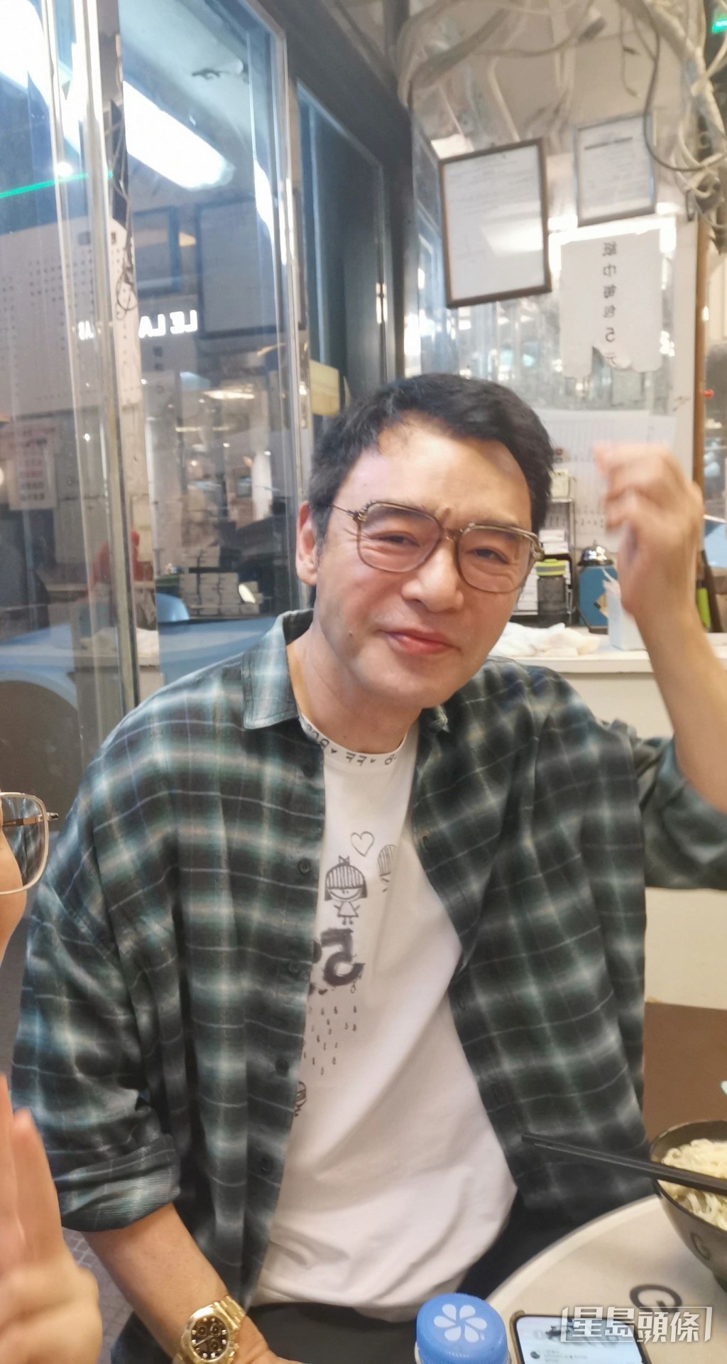 之後又在中環平民茶記被網民發現。