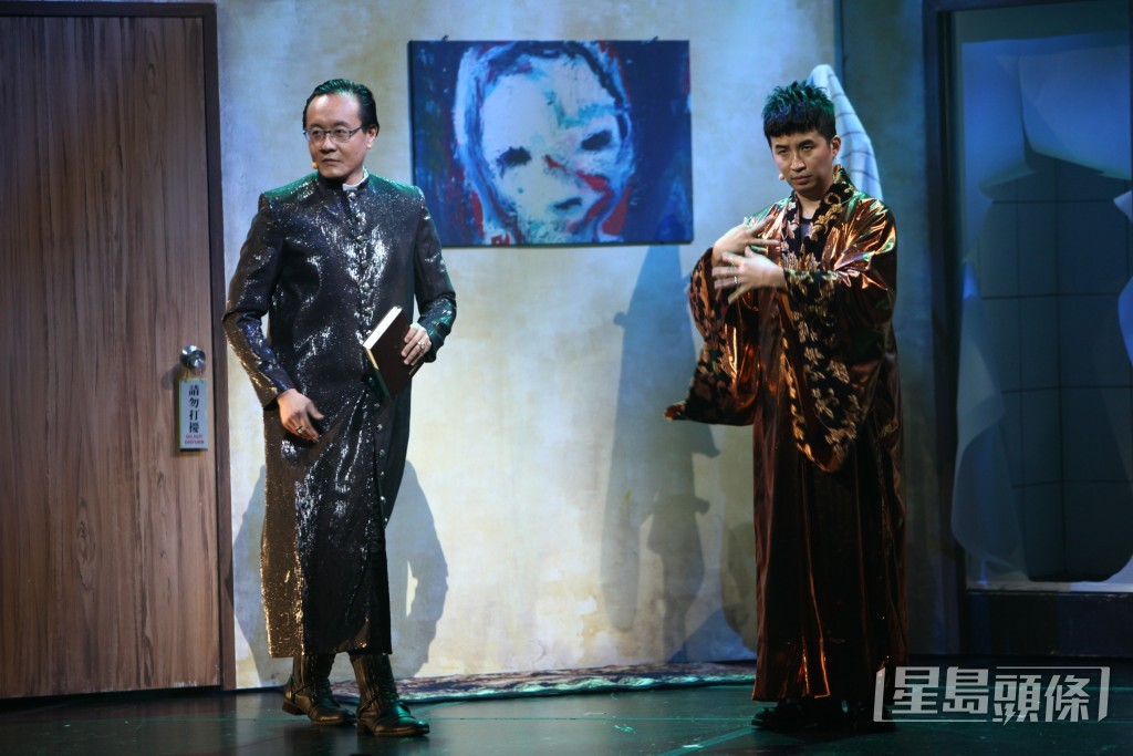 2011年，當奴（右）與雲海合作演出棟篤驚《雲海。當奴。骷髏頭》，兩人曾經關係友好，據說雲海以往有Job都會向人推薦當奴。