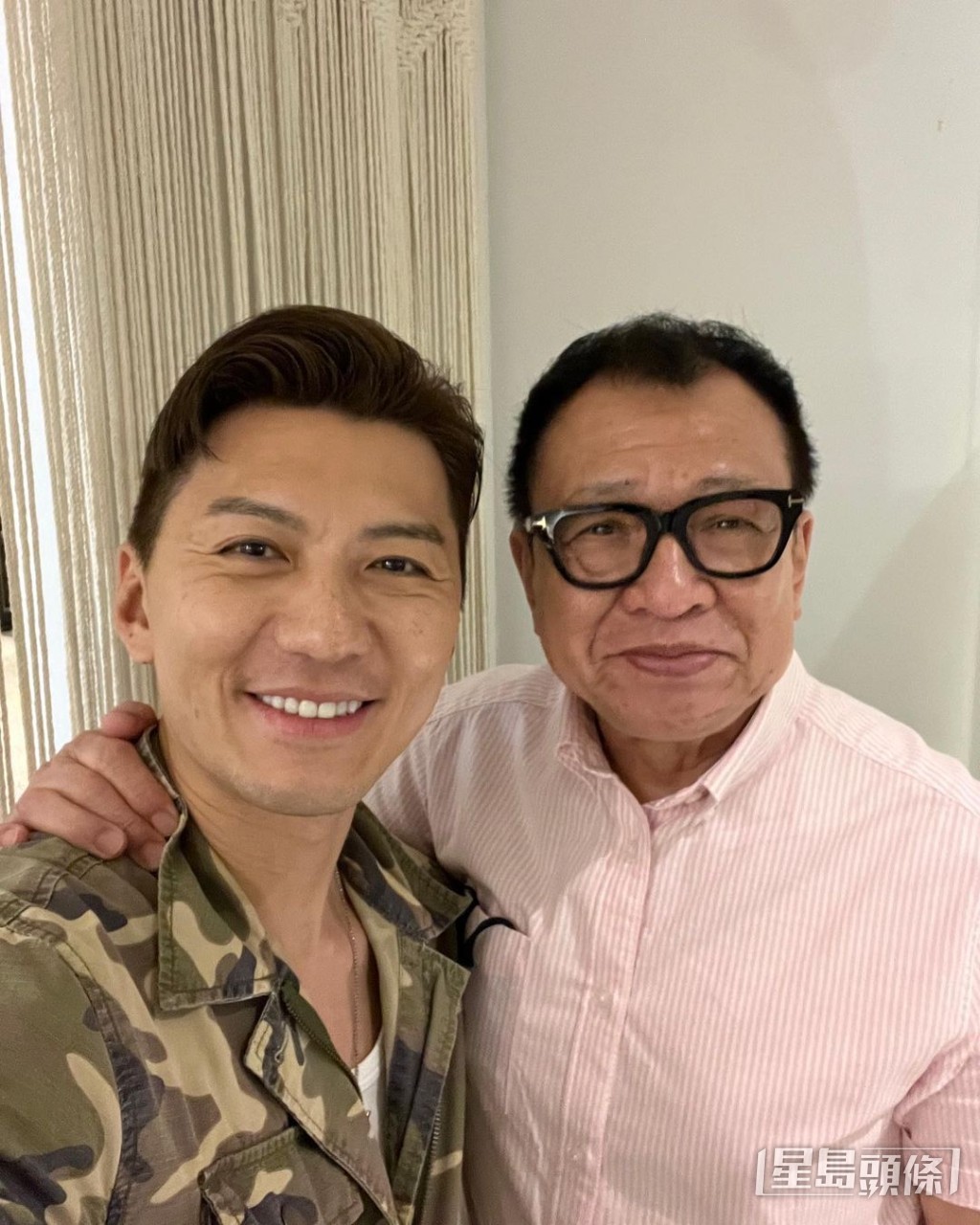 與袁偉豪在新加坡相遇。