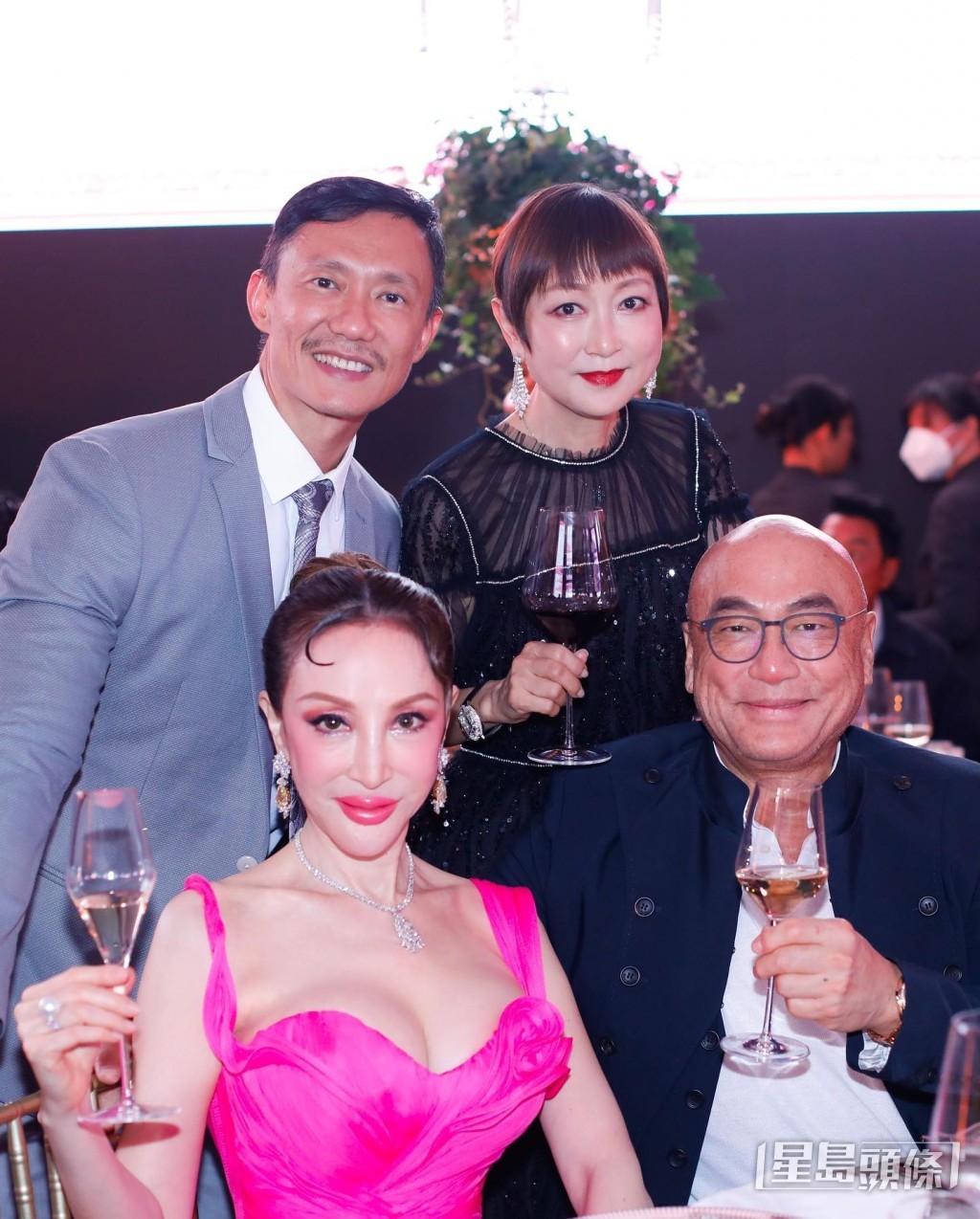 薛芷倫滿場飛。