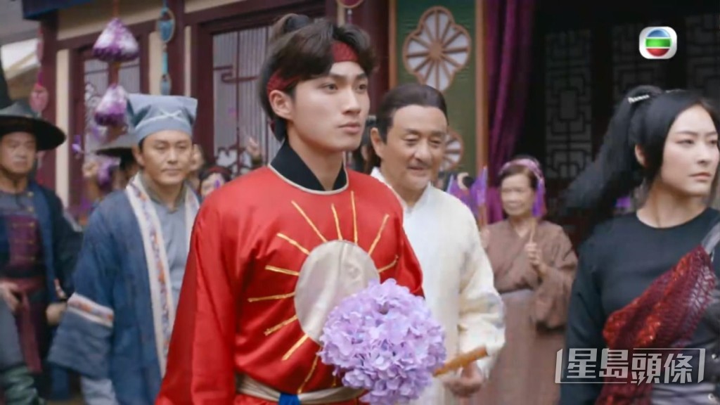 嘉洛在《痞子殿下》中的演出，被指是周星馳接班人。