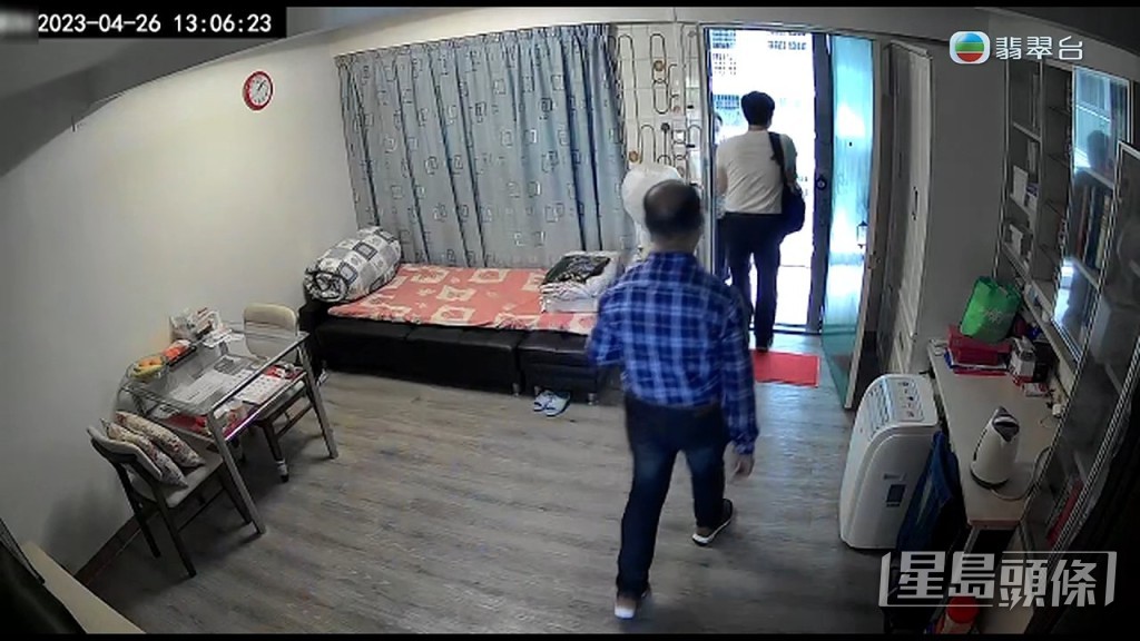 在該名男子離開後，唐先生立刻報警。