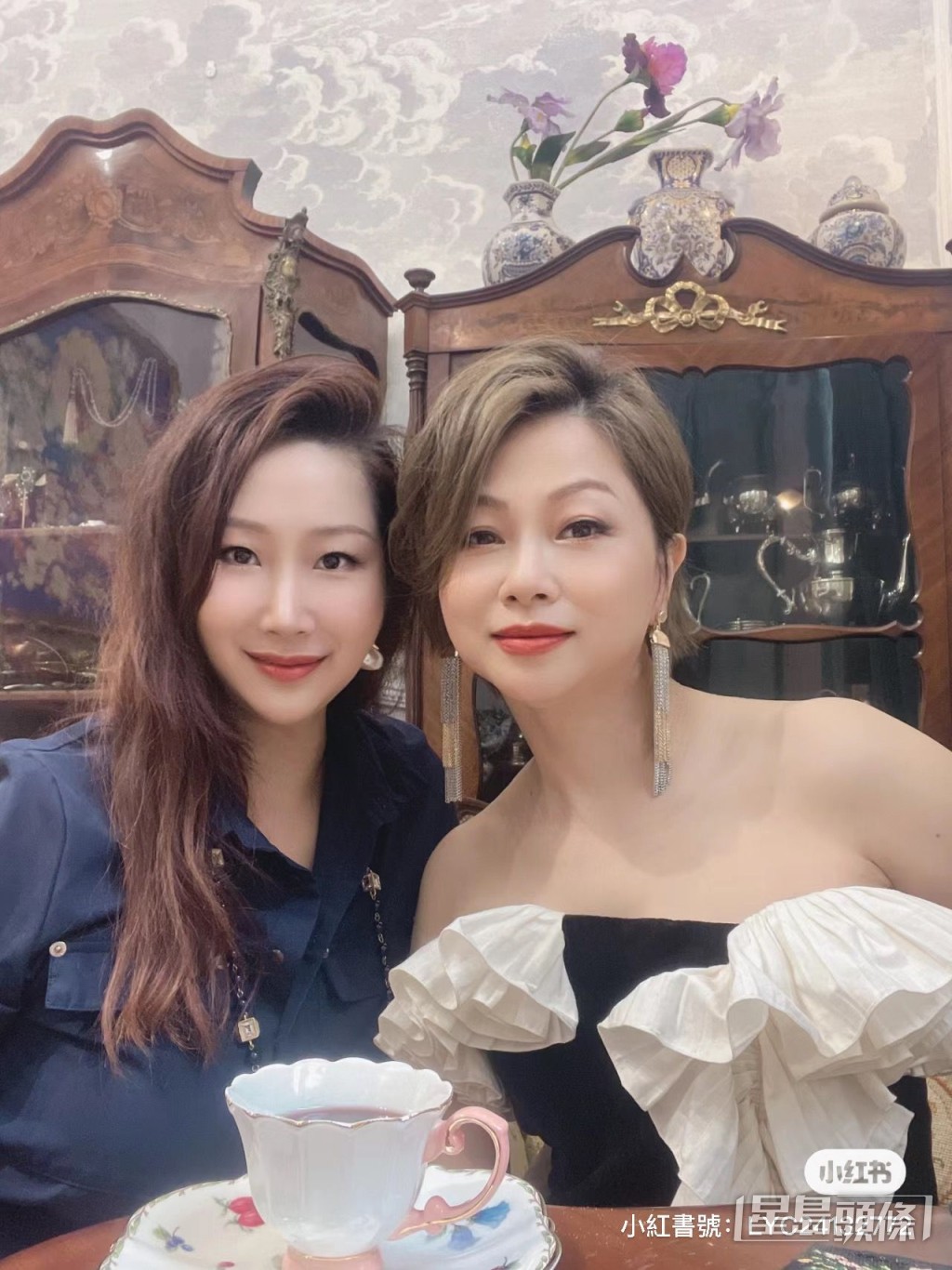 網民大讚劉玉翠（右）外形多年不變，保養得宜。
