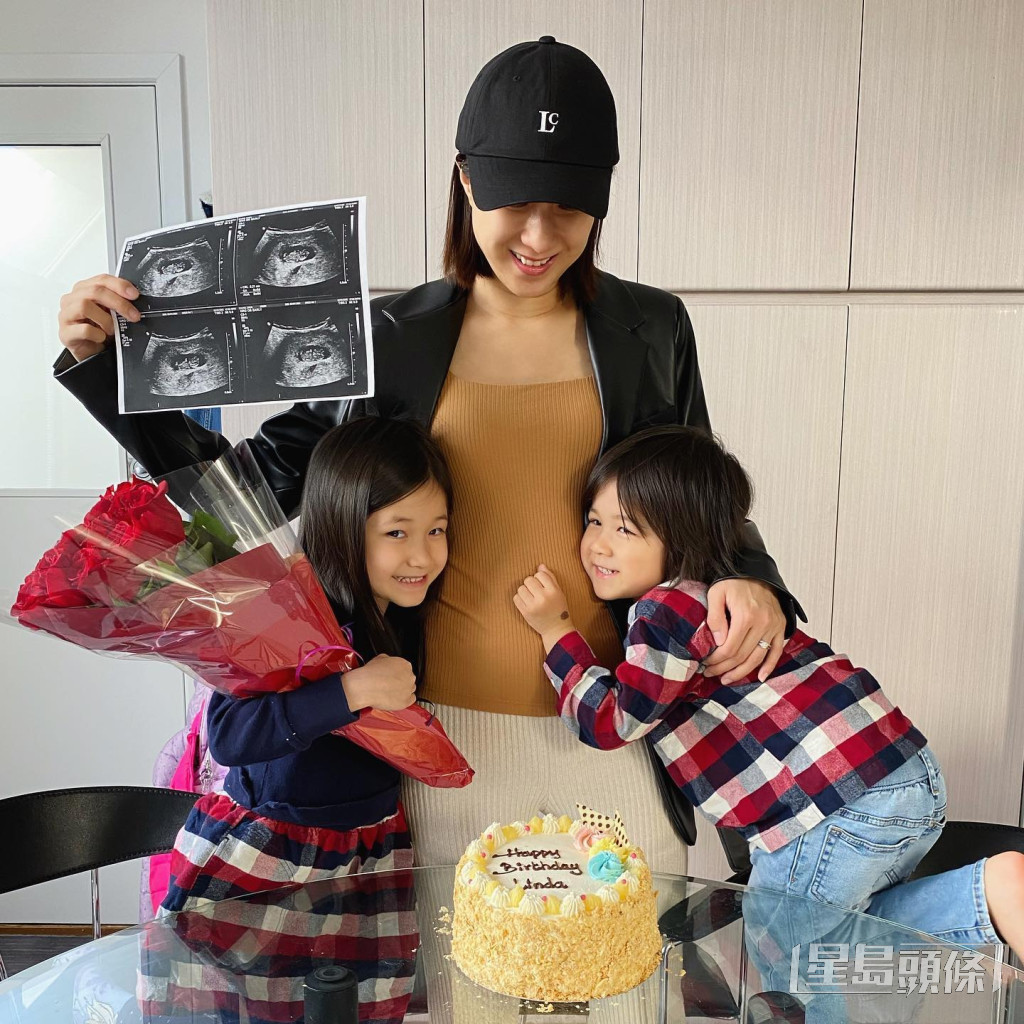鍾嘉欣去年4月宣佈陀第3胎，10月誕下囡囡紫琳。