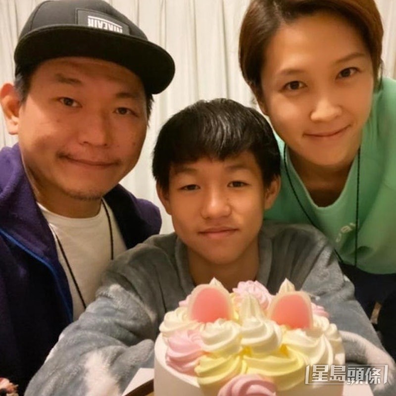 视继子如己出。