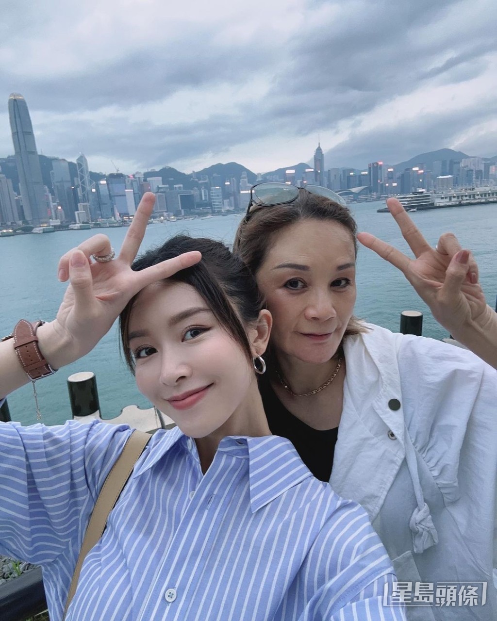 同妈咪成个饼印。