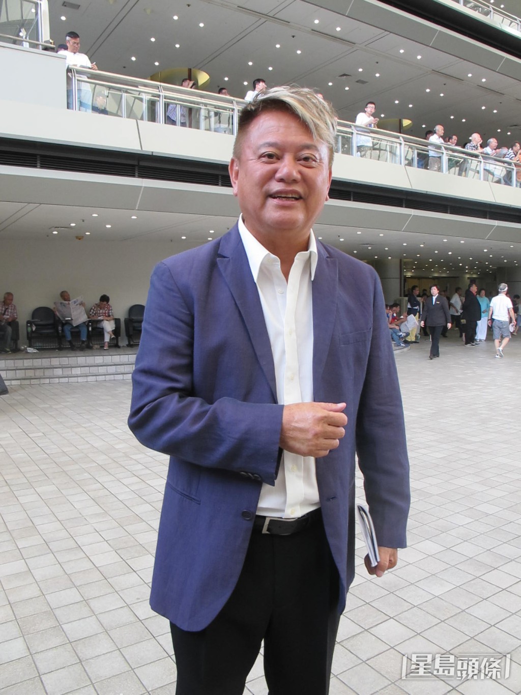 72歲的陳百祥早於70年代與朋友合資搞製衣生意,身家曾一度達2,000萬元。