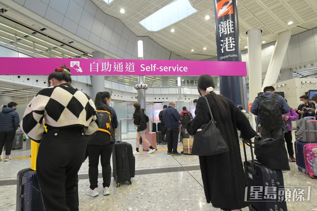 西九龙高铁票站已没有如刚重开时大排长龙。梁誉东摄